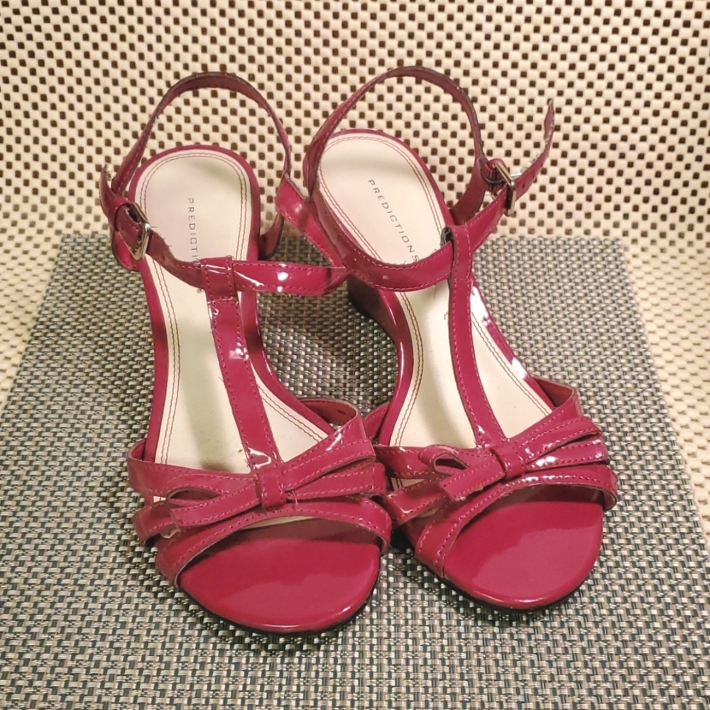 Pink Patent wedge sandals 6 👡